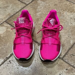 Adidas Fuchsia Running Sneakers